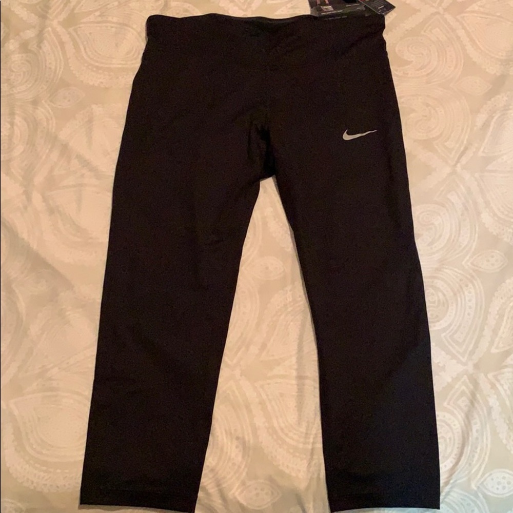 Nike 3/4 workout leggings